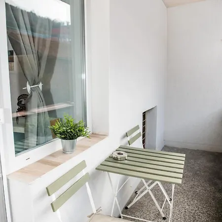 Cozy 2bdrm Near & Free Street Parking Appartamento Veliko Tărnovo