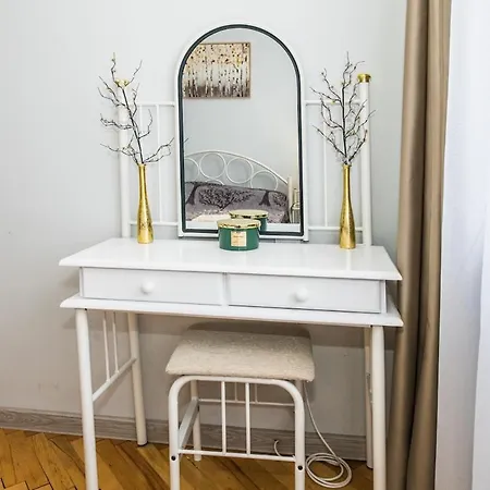 Cozy 2bdrm Near & Free Street Parking *