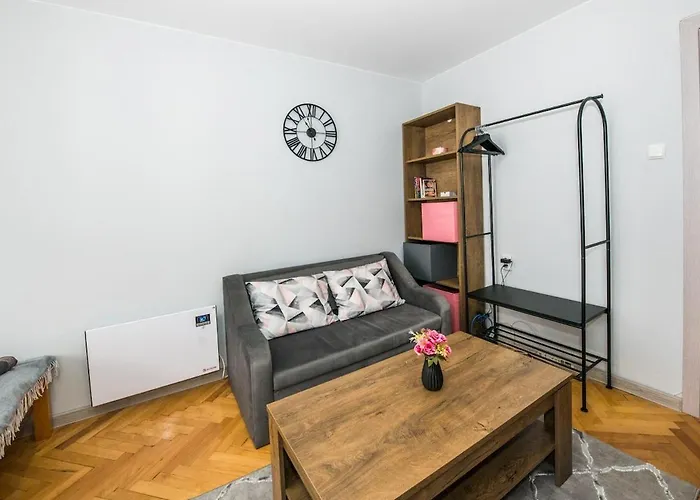 Cozy 2bdrm Near & Free Street Parking Apartment Veliko Tarnovo