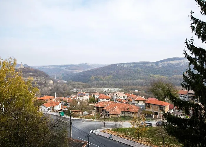 Apartment Cozy 2bdrm Near & Free Street Parking