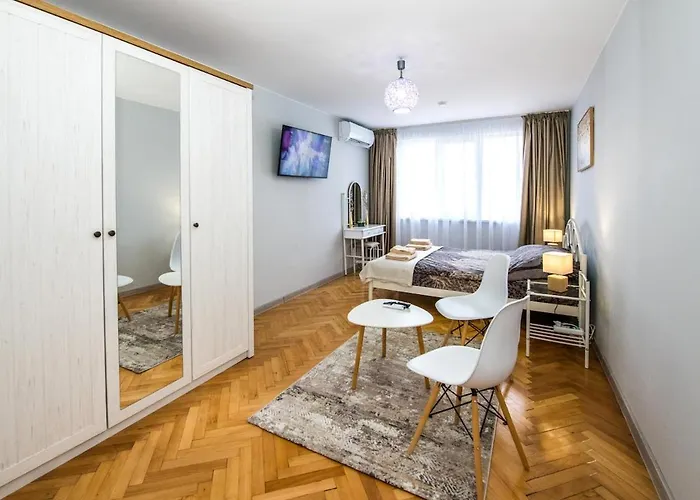 Cozy 2bdrm Near & Free Street Parking Apartment Veliko Tarnovo