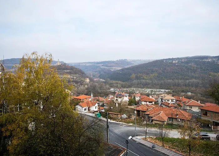 Apartment Cozy 2bdrm Near & Free Street Parking