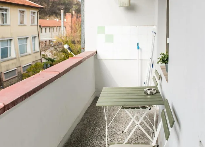 Cozy 2bdrm Near & Free Street Parking * Veliko Tarnovo